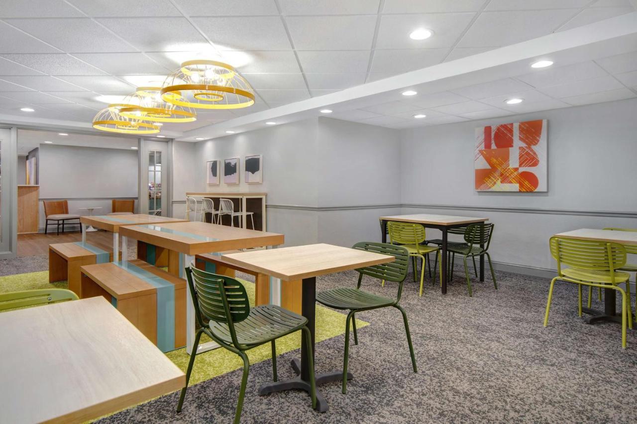 Spark By Hilton Rochester University Area Εξωτερικό φωτογραφία